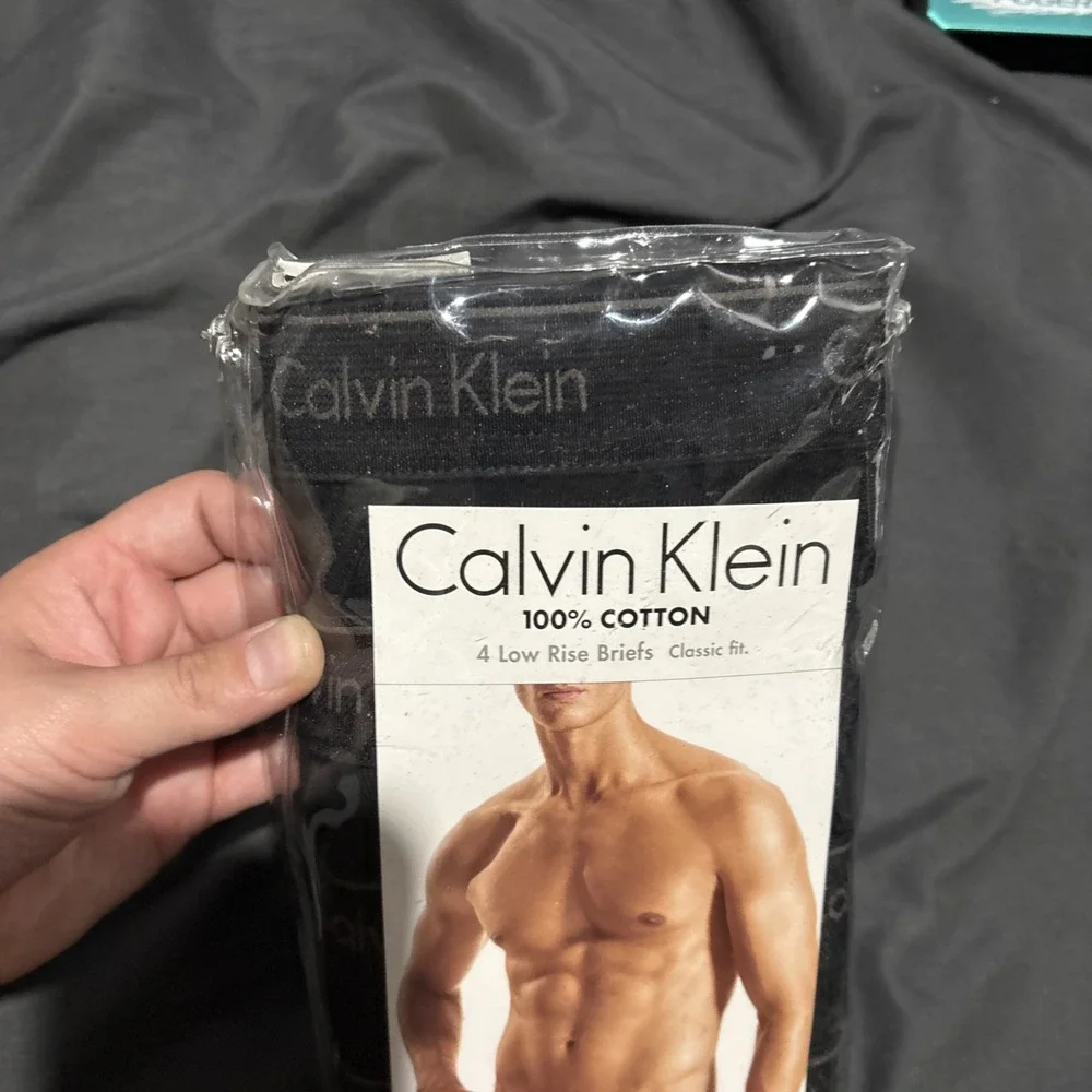 Calvin Klein Low Rise Briefs Mens Medium 4 Pack Hip Cotton Classic Fit U4183-001